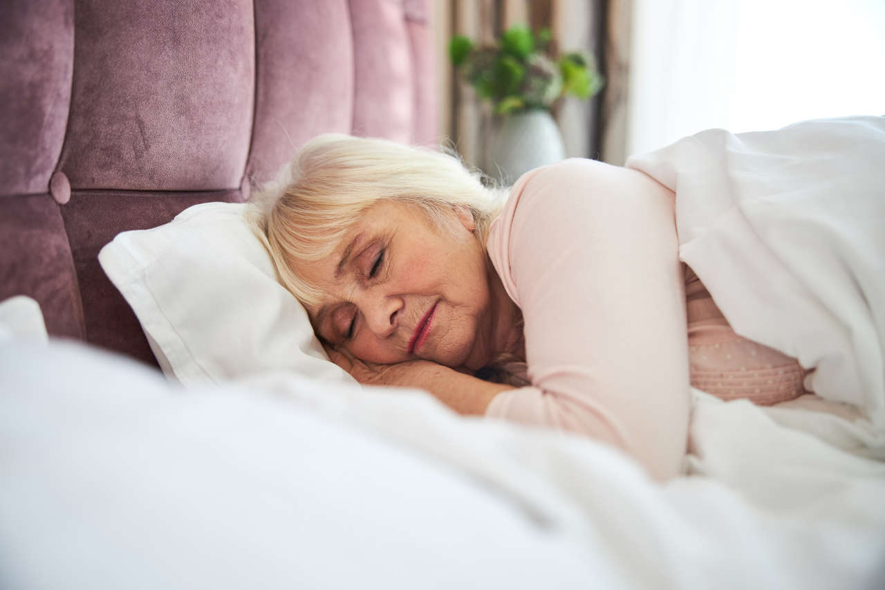 senior-sleeping