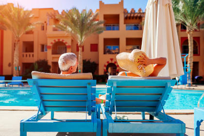 seniors-hotel-pool
